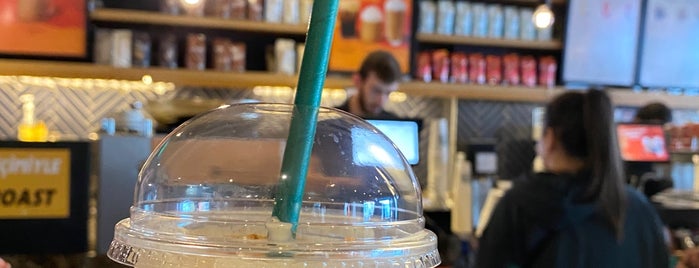 Starbucks is one of Posti che sono piaciuti a Gamze.