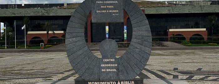 Marco do Centro Geodésico Do Brasil is one of 30 Lugares para ir em Palmas.