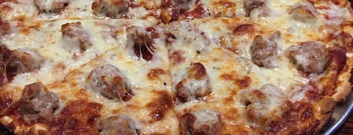 Chanticlear pizza is one of Gespeicherte Orte von Jeremy.