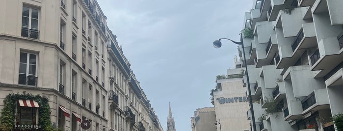 Hotel Les Deux Girafes is one of Parijs.