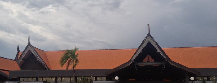 シェムリアップ国際空港 (REP) is one of Cambodia.
