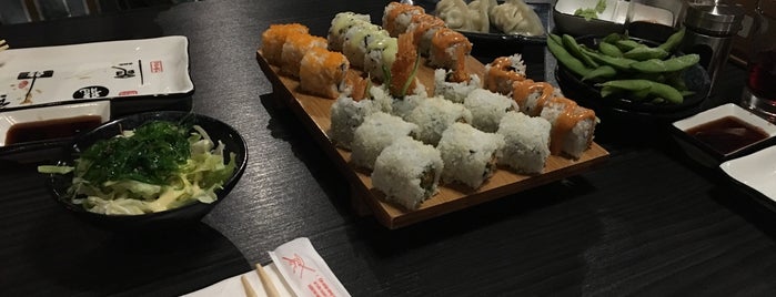 Asaka SUSHI is one of สถานที่ที่ Ayça ถูกใจ.