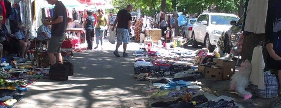 Starokinniy market is one of БИРЮЛИ.