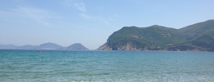 Άγιος Κωνσταντίνος is one of Tempat yang Disimpan Spiridoula.