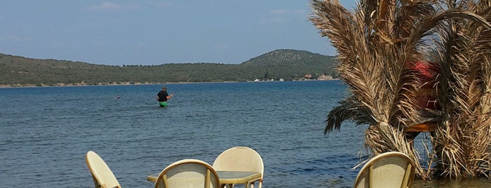 By Pipo Beach is one of Balıkesir Plajları.