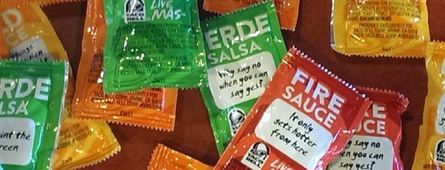 Taco Bell is one of Robさんのお気に入りスポット.