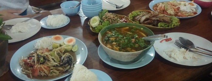 ร้านคุณเก๋ ไก่ย่างเขาสวนกวาง is one of Pattaya Restaurant-1 Pattaya　パタヤのレストラン.