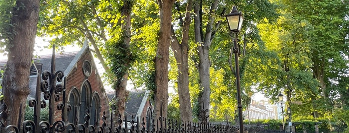 St Mary Abbots Gardens is one of London´s to-do.