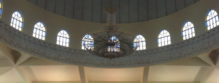 Masjid Tuanku Muhriz is one of Orte, die ꌅꁲꉣꂑꌚꁴꁲ꒒ gefallen.