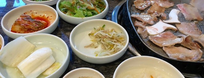 Seoul Galbi Korean BBQ is one of สถานที่ที่ spark ถูกใจ.
