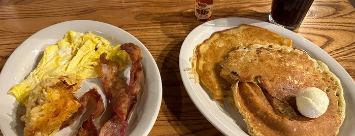 Cracker Barrel Old Country Store is one of Pittsburgh: Galaxy of Groovy Food!.