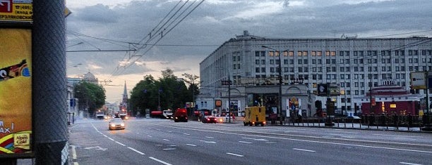 Площадь Арбатские Ворота is one of Шоссе, проспекты, площади и набережные Москвы.