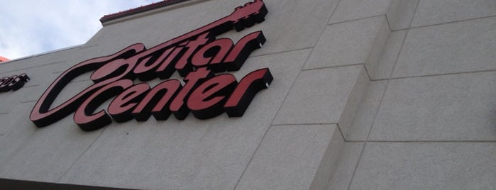 Guitar Center is one of Carlさんのお気に入りスポット.
