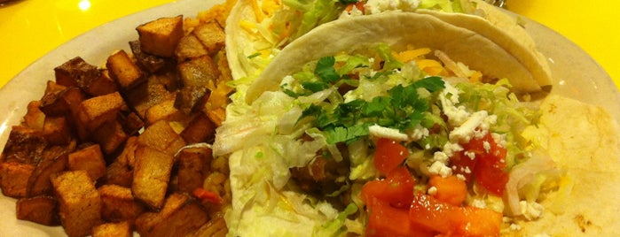 Fuzzy's Taco Shop is one of Locais curtidos por Helena.