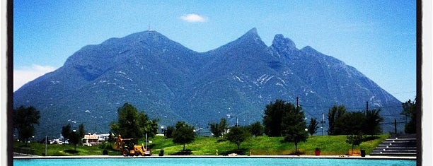 Lago de las Olas is one of Lugares favoritos de Daniel.