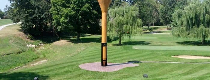 World's Largest Golf Tee is one of World's Largest ____ in the US.