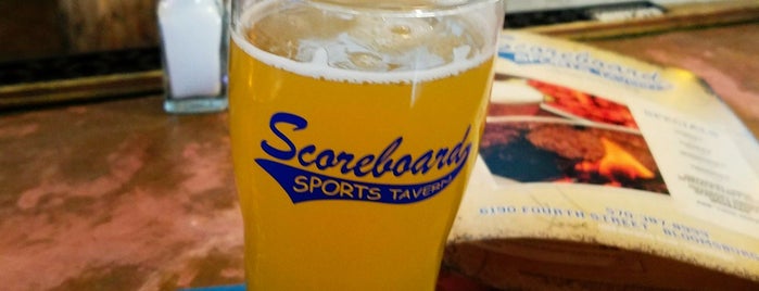 Scoreboard Sports Tavern is one of Julia 🌴さんのお気に入りスポット.