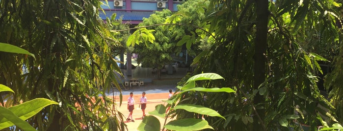 Suwanplubplapittayakom School is one of SESAO1.