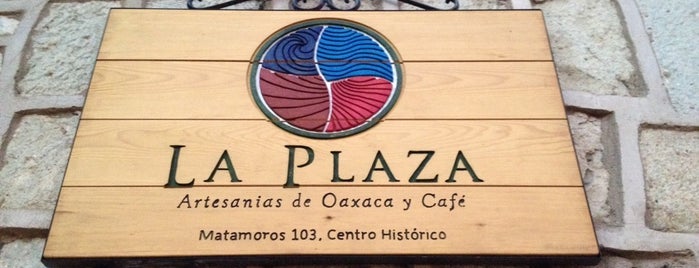 La Plaza is one of สถานที่ที่ Anaid ถูกใจ.