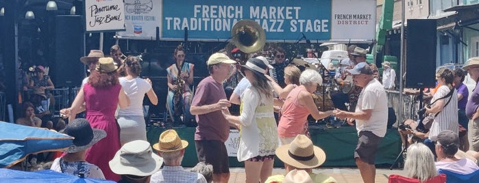 French Market Traditional Jazz Stage is one of Mark'ın Kaydettiği Mekanlar.