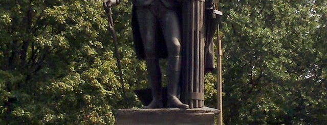 George Washington Statue is one of Lieux qui ont plu à Doug.
