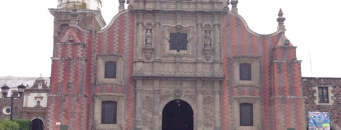 Parroquia Santiago Apóstol is one of Lugares favoritos de Jorge.