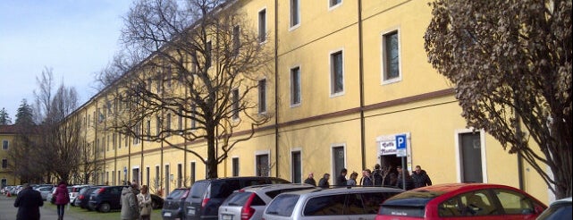 Tribunale di Verona is one of สถานที่ที่ Rodrigo ถูกใจ.