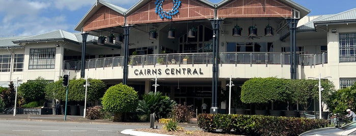 Cairns Central is one of Locais curtidos por Sophie.