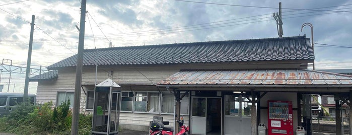 谷浜駅 is one of 新潟県の駅.