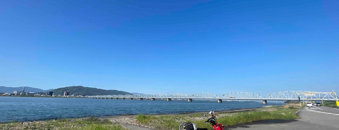 吉野川橋 is one of 吉野川に架かる橋.