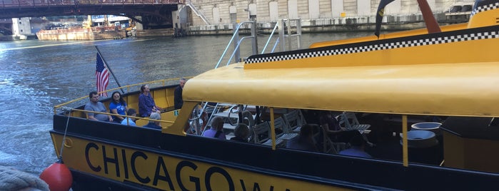 Chicago Water Taxi is one of สถานที่ที่ 🌎 JcB 🌎 ถูกใจ.