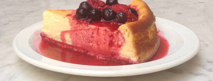 Como en Casa is one of The 11 Best Places for Cheesecake in Buenos Aires.