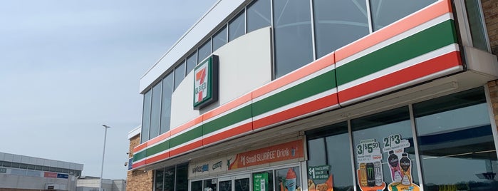 7-Eleven is one of Orte, die Lance P gefallen.