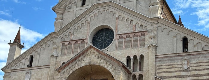 Piazza Duomo is one of Verona.