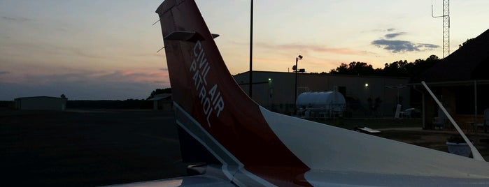 Harnett Regional Jetport (HRJ) is one of Raleigh Airports.