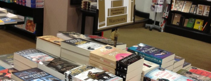Waterstones is one of Lieux qui ont plu à Mike.