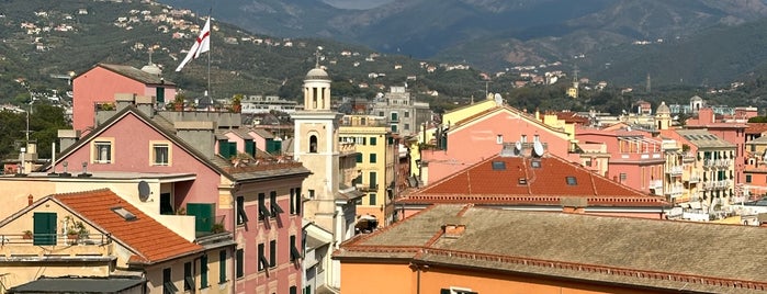 Sestri Levante is one of things to see.