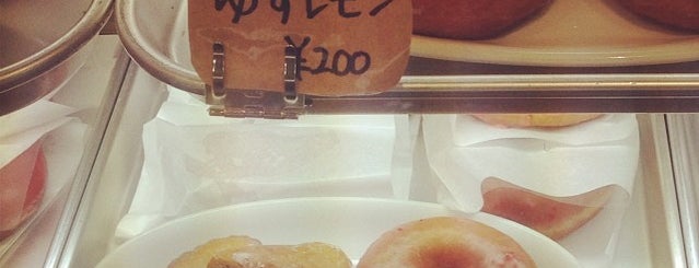 Canezees Doughnut is one of パンとかスイーツとか。.