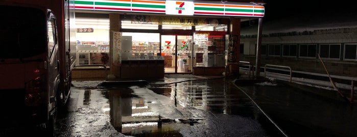 7-Eleven is one of コンビニ3.