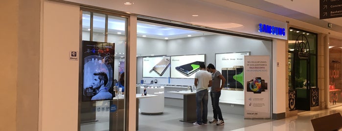 Samsung is one of Shopping Leblon.