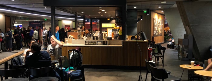 Starbucks is one of Ryadh 님이 좋아한 장소.