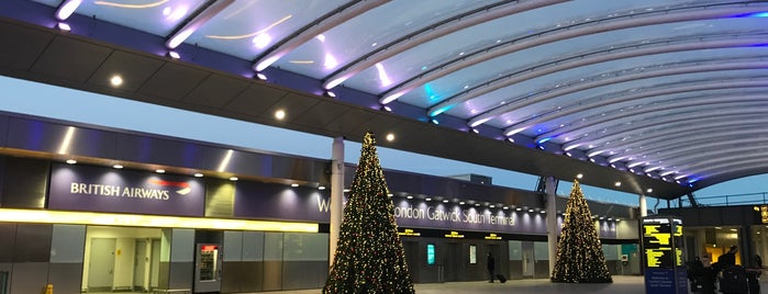 London Gatwick Airport (LGW) is one of Tempat yang Disukai Albha.