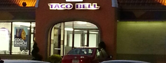 Taco Bell is one of สถานที่ที่ Sidney ถูกใจ.
