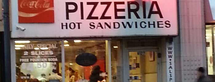 Sal's Pizzeria is one of สถานที่ที่ A ถูกใจ.