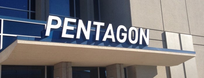 Sanford Pentagon is one of สถานที่ที่ Dan ถูกใจ.