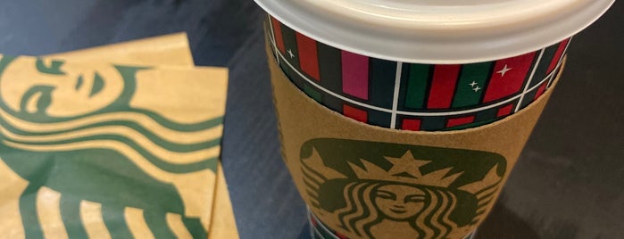 Starbucks is one of Tempat yang Disukai Erkan.