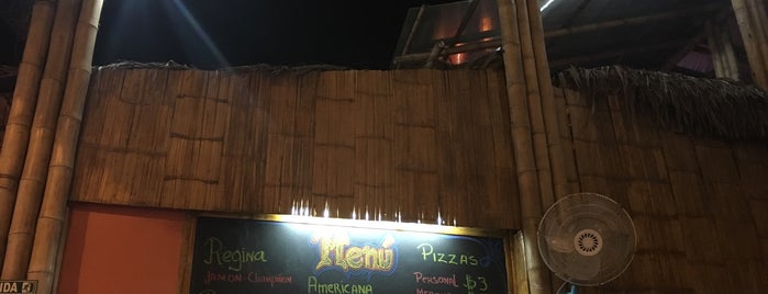 Ezzio's Pizzeria is one of Ecuador 🍁.