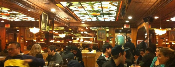 Veniero’s Pasticceria & Caffe is one of NYC：Bakery & Sweets.