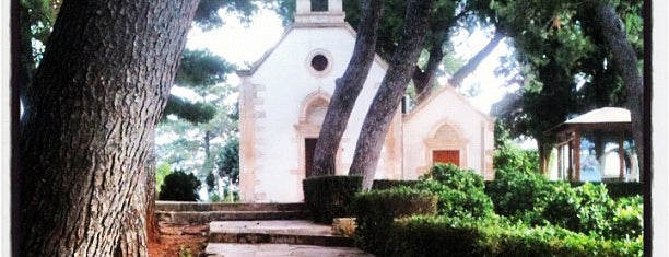 Venizelos Tombs is one of สถานที่ที่ Dimitra ถูกใจ.