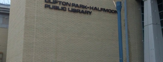 Clifton Park Halfmoon Public Library is one of Amanda'nın Beğendiği Mekanlar.